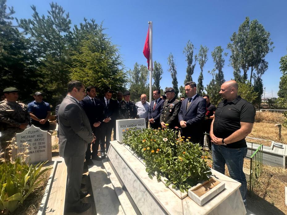 15 Temmuz Şehidi Halil Hamuryen, Van’da Mezarının Başında Dualarla Anıldı