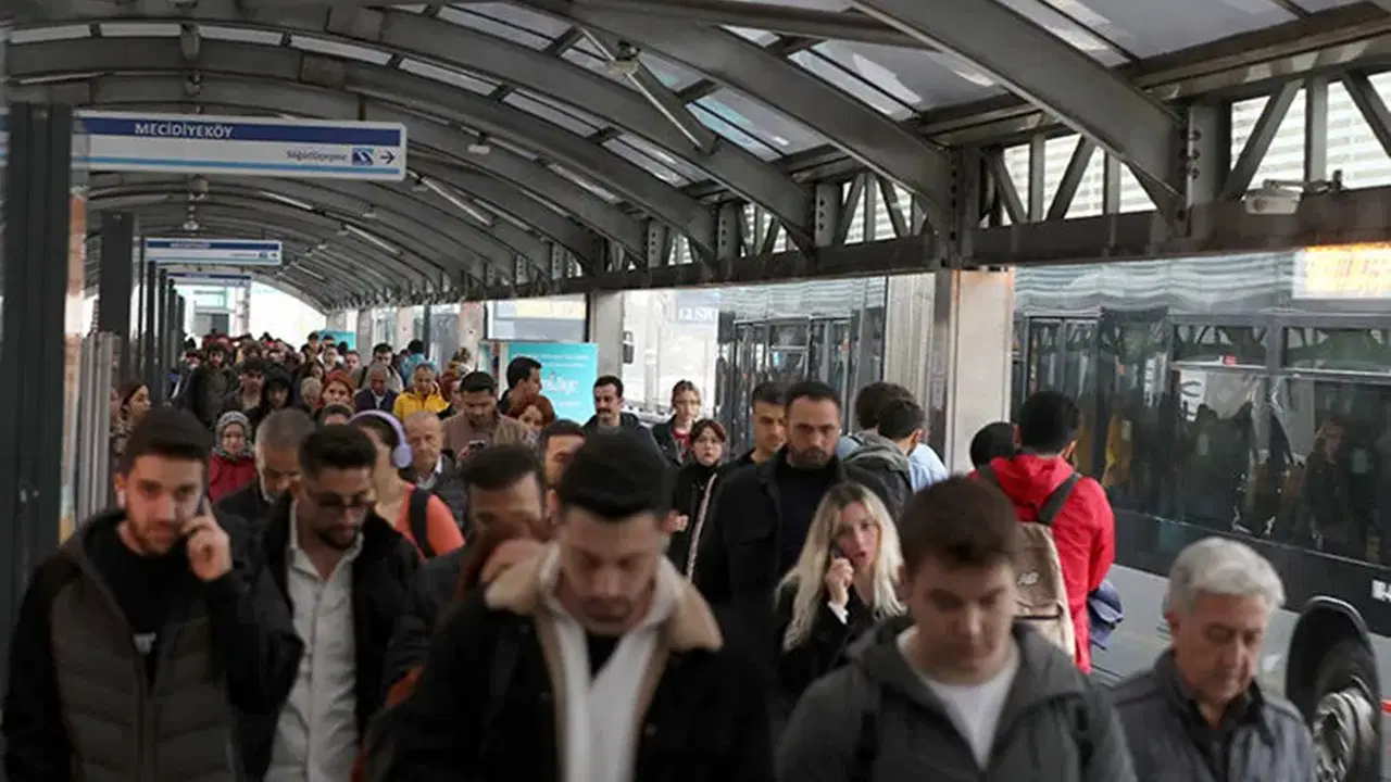 İstanbul'da Toplu Ulaşım Ücretlerine Zam Yapıldı