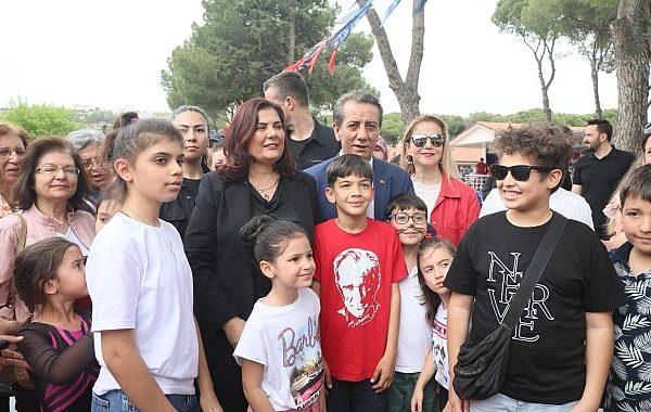 Aydın Büyükşehir Belediye Başkanı Özlem Çerçioğlu, Efeler Belediye Başkanı Anıl Yetişkin ile birlikte Tekstil Park'ta çocuklarla buluştu – GÜNDEM