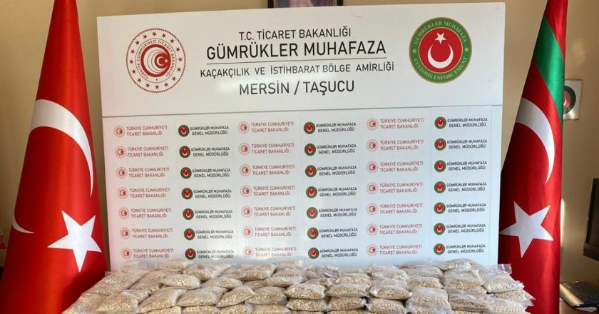 Gümrük polis ekipleri uyuşturucu geçişine izin vermiyor