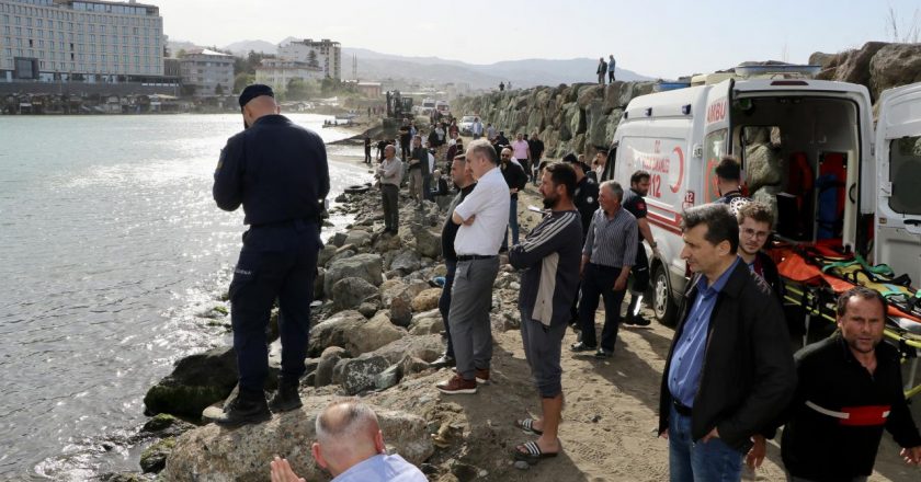 Trabzon’da bir çocuk denizde boğuldu, arkadaşı ise boğulma tehlikesi geçirdi