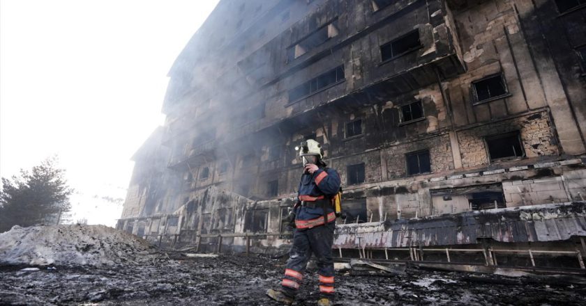 Kartalkaya’daki otel yangını davasında 32 sanık hakim karşısına çıkacak