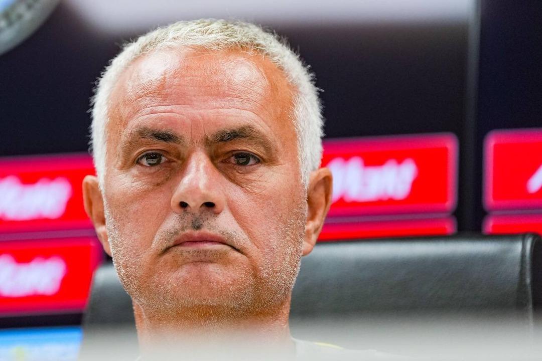 Jose Mourinho Galatasaray'ı ilk haftaya göndermeyin! 