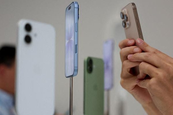 iPhone kullanıcılarından Apple’a iOS 26 isyanı: “Telefonumu tuğlaya çevirdi”