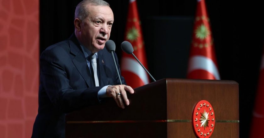Cumhurbaşkanı Erdoğan A Milli Basketbol Takımı’nı tebrik etti
