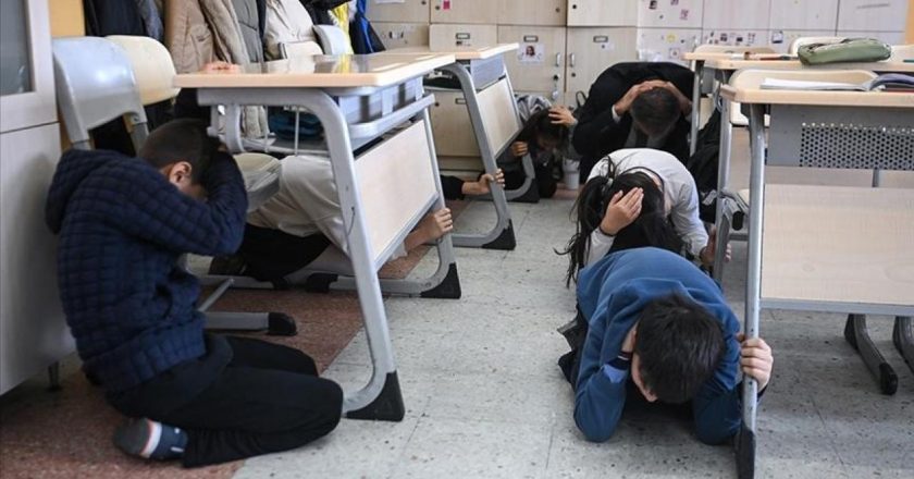 MEB afetlere karşı okullarda eş zamanlı tatbikat uygulayacak