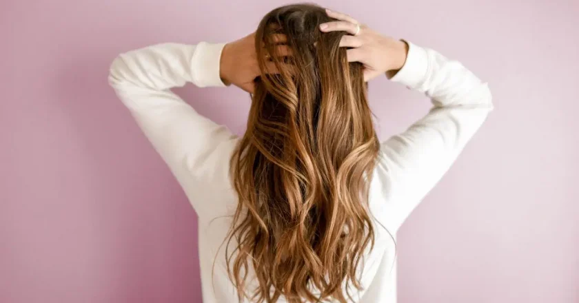 Güçlü ve parlak saçlar için rehber: Saç kırıklarını önleyen 8 doğal yöntem – Son Dakika Yaşam Haberleri