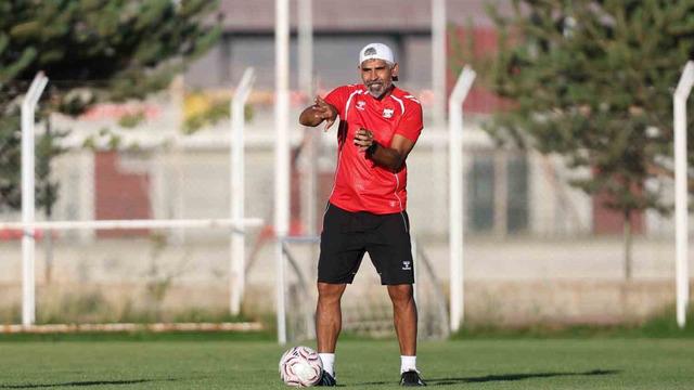 İsmet Taşdemir: “Lig bu yıl daha zorlu geçecek”